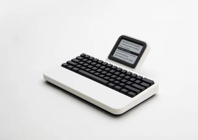 Three-quarter view of white Tapico